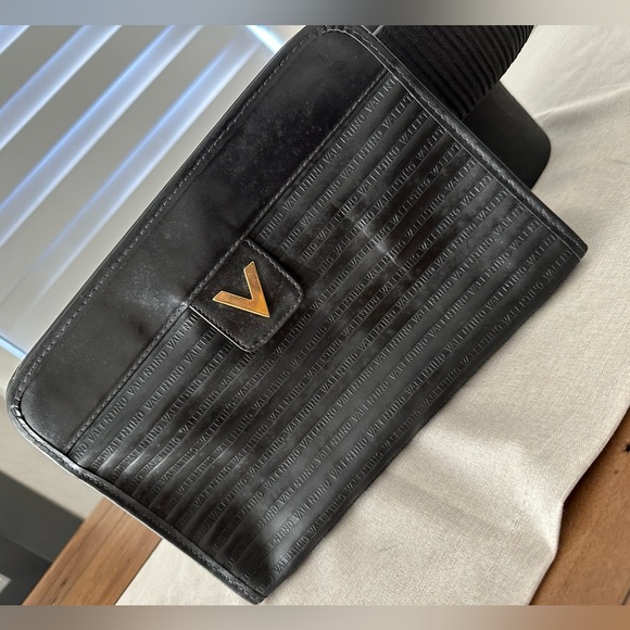 Black Vintage Mario Valentino clutch - Picture 2 of 4